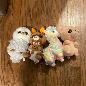 4 Stuffed animals that are beenie boos!!!
